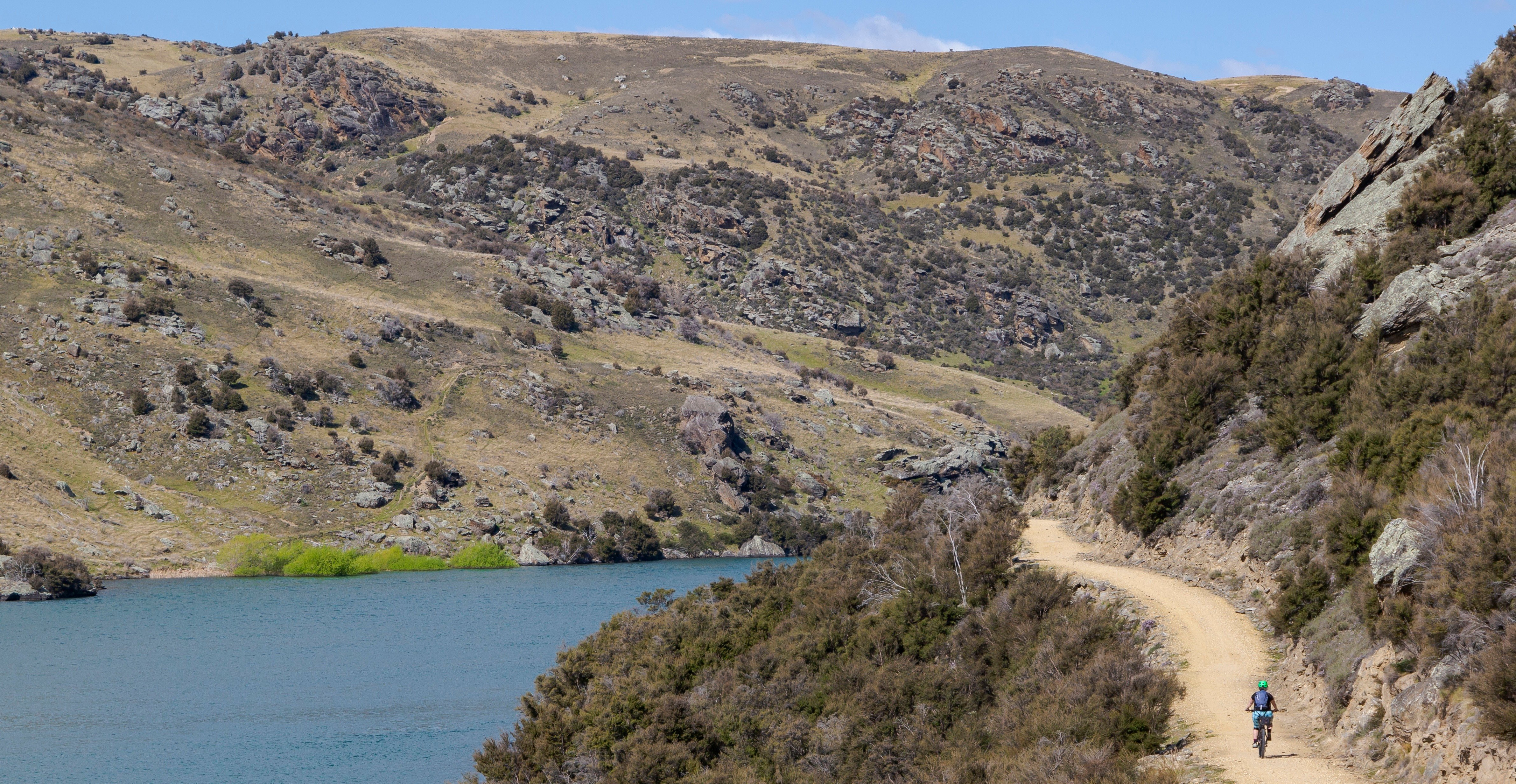 412795-spring-views-of-the-roxburgh-gorge-walking-and-cycling-trail-image